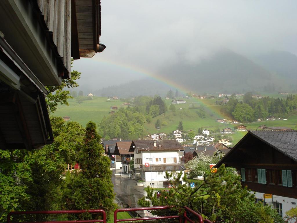 Hotel & Restaurant Bahnhof Reichenbach Reichenbach im Kandertal Buitenkant foto